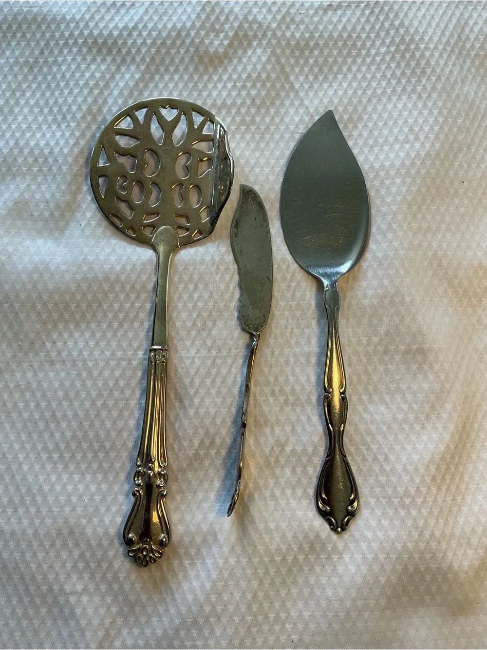 Vtg,Classic Silver Tone Serving Utensil Trio - Decorative Handles